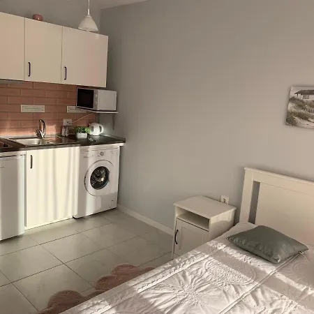 Apartment By The Sea *